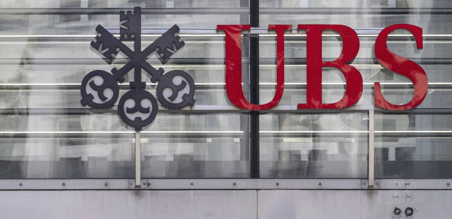UBS Prévoit de Se Départager de 35 000 Employés