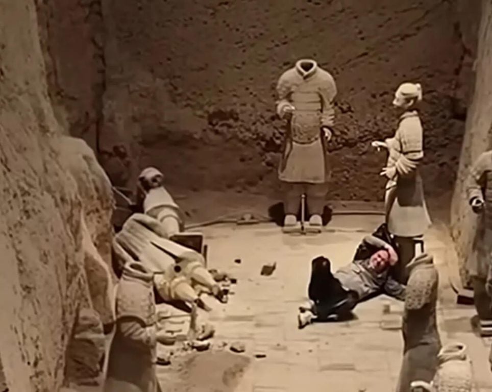 Un touriste chinois détruit deux statues de l’armée enterrée de terre cuite à Xi’an