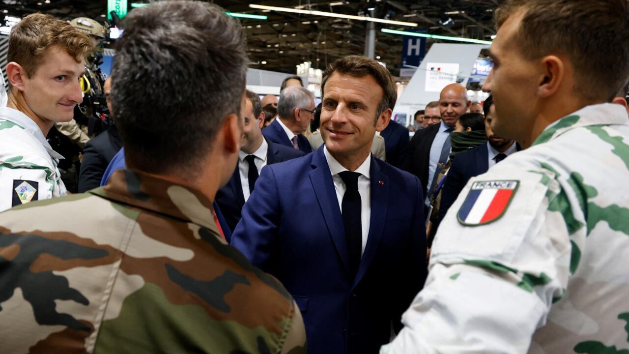 Macron ordonne une augmentation de 100 milliards d’euros des dépenses militaires : les travailleurs paient le prix