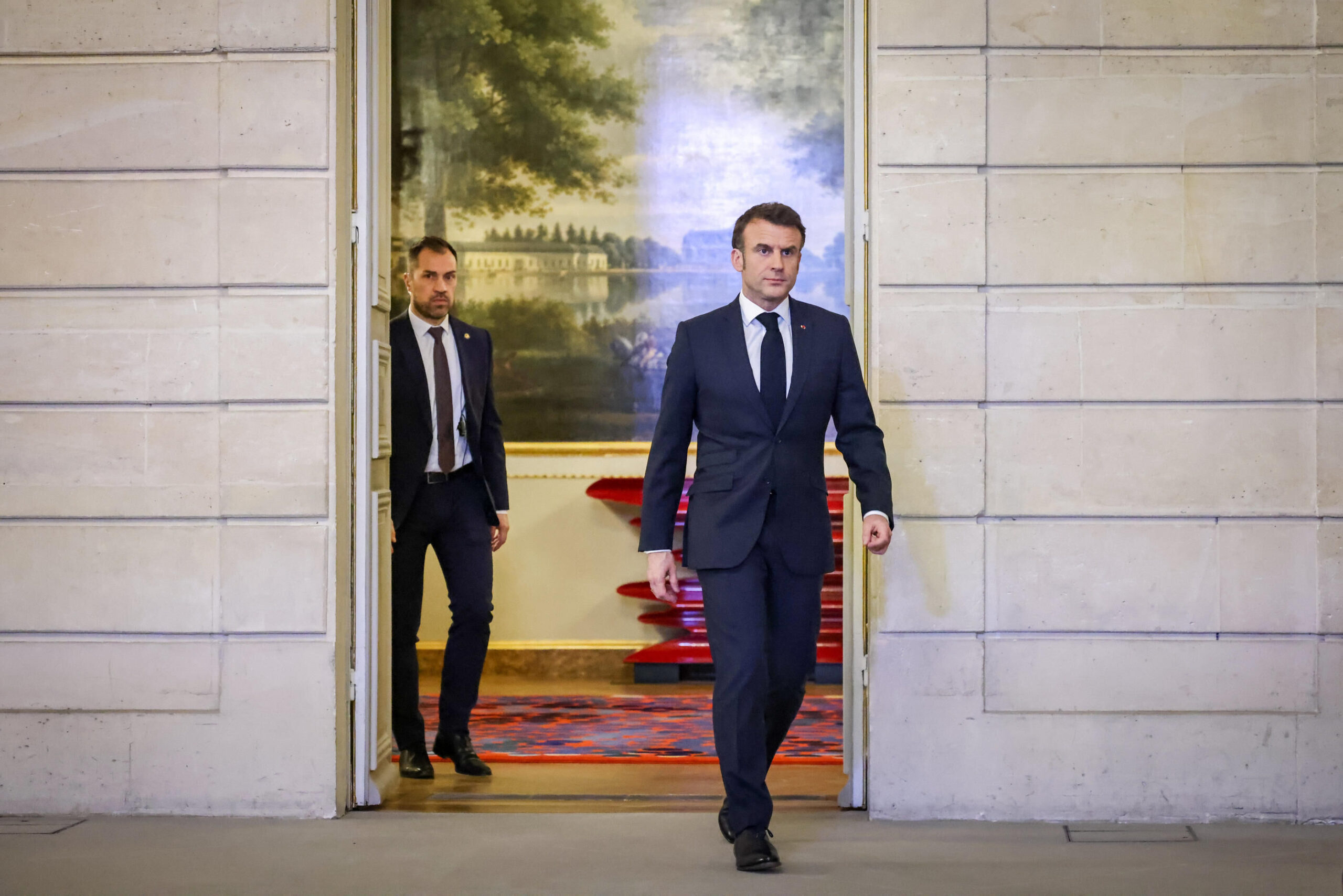 «Un nouveau coup d’État de l’Élysée : les pires choix de Macron dévoilés»