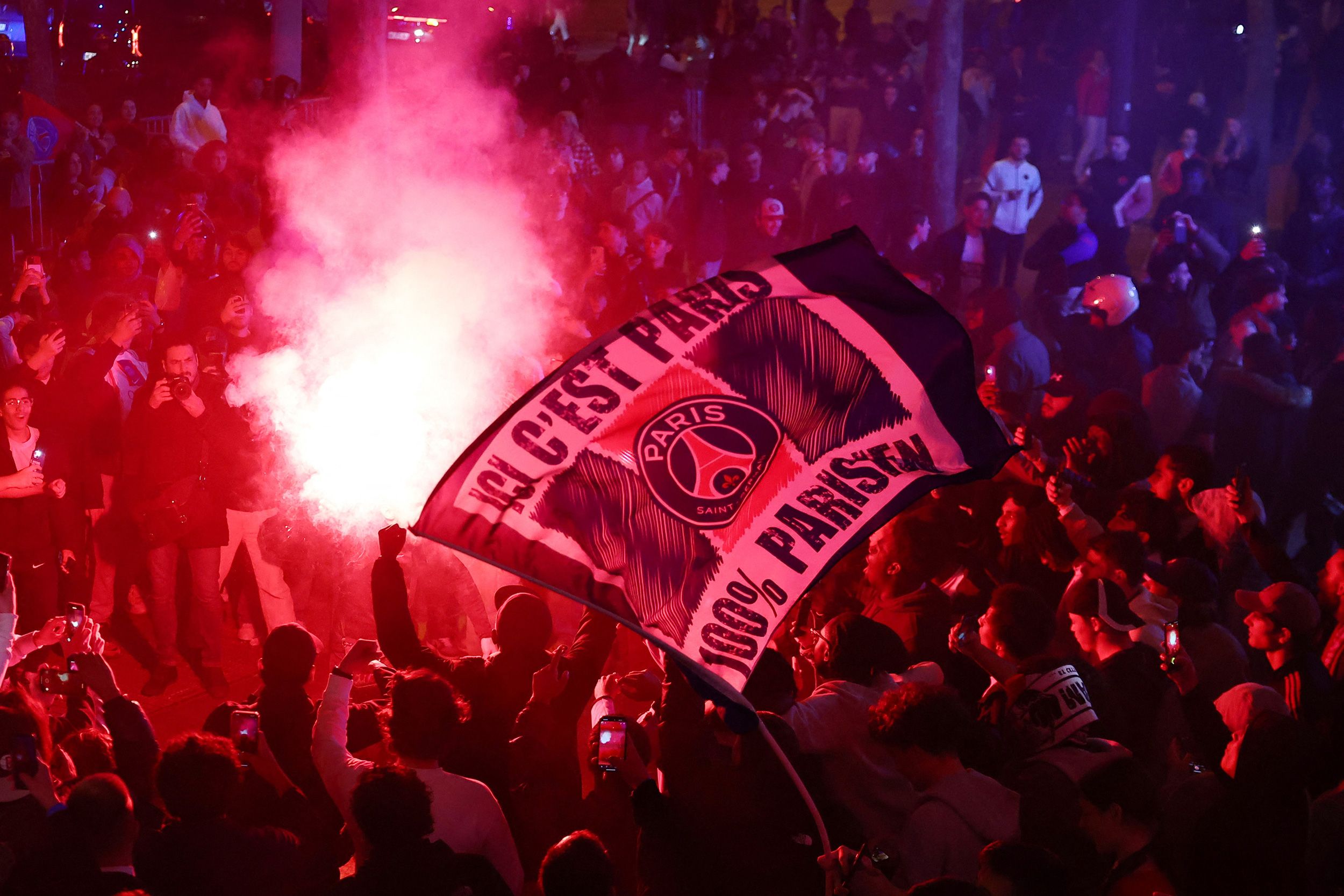 L’effervescence à Paris : 5400 forces de l’ordre déployées pour une finale de Ligue des champions
