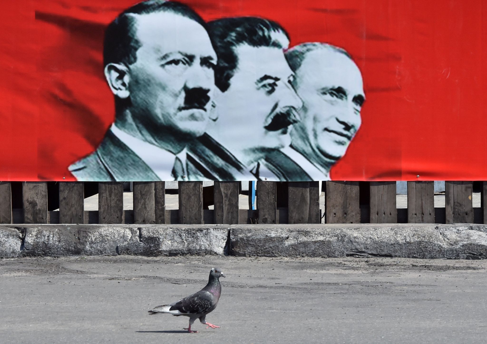 Poutine et le culte croissant de Staline en Russie : une réhabilitation controversée