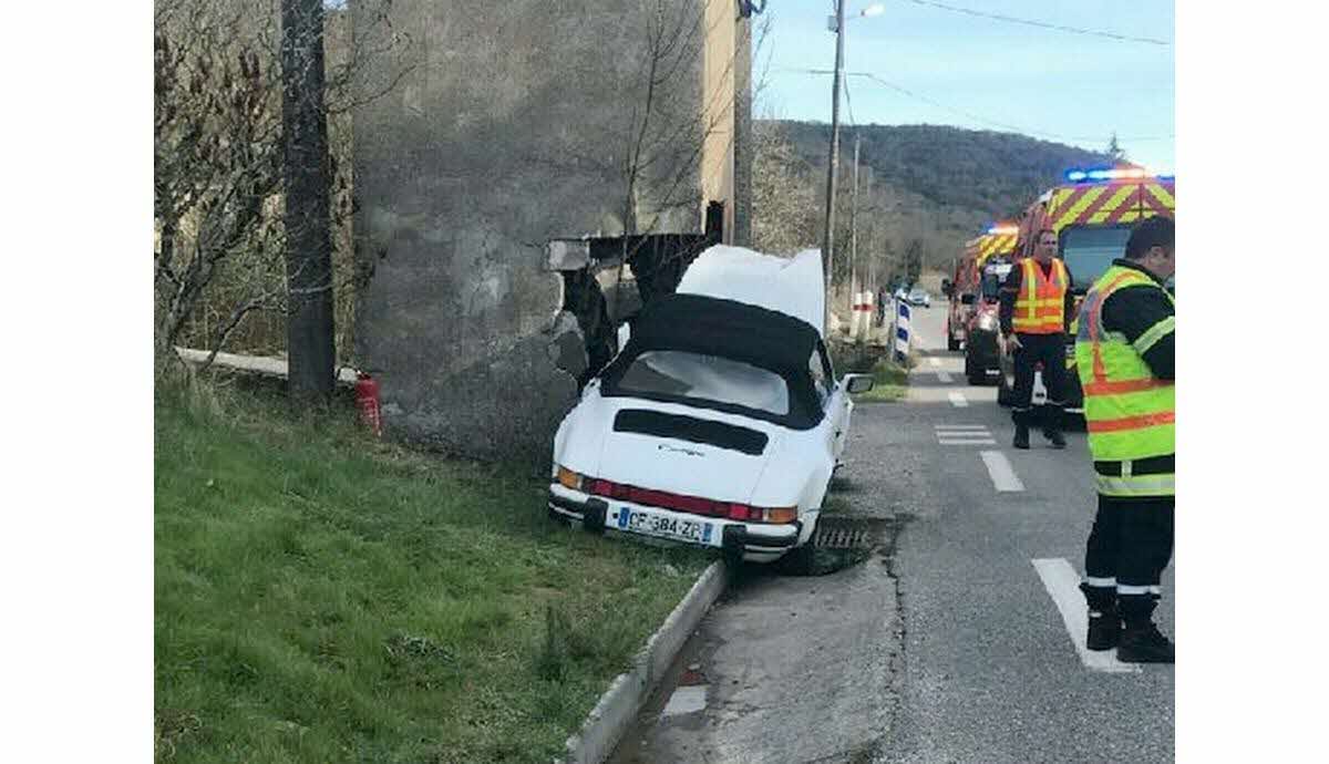 Accident à Lapugnoy : une Porsche s’élance dans les murs d’une habitation
