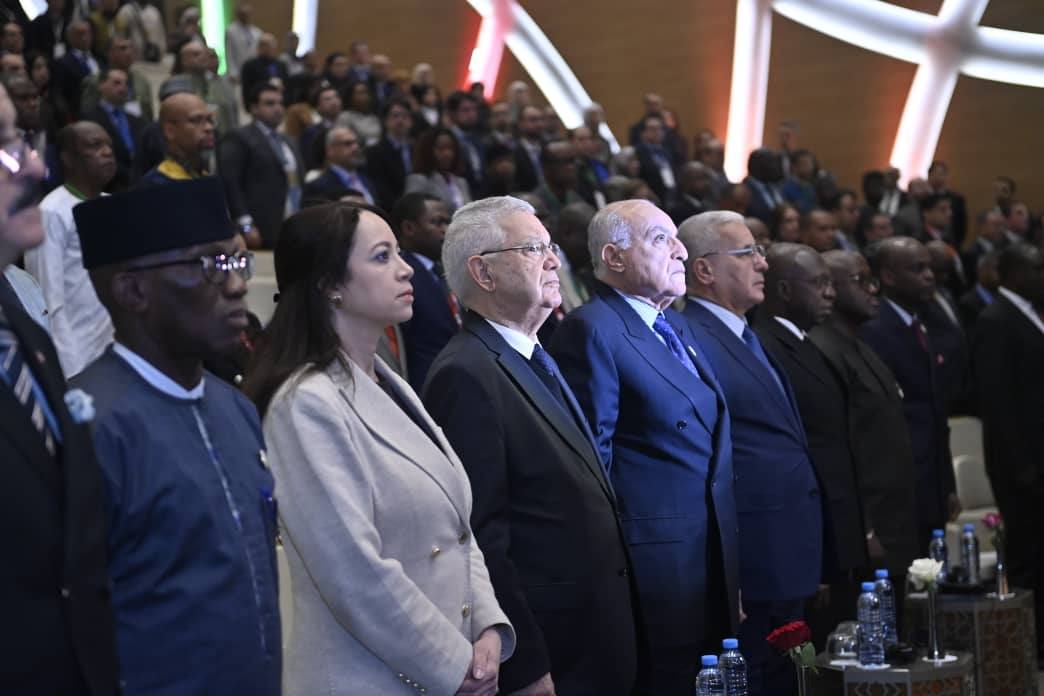 La Conférence d’Alger : Une Demande de Réparations Controversée